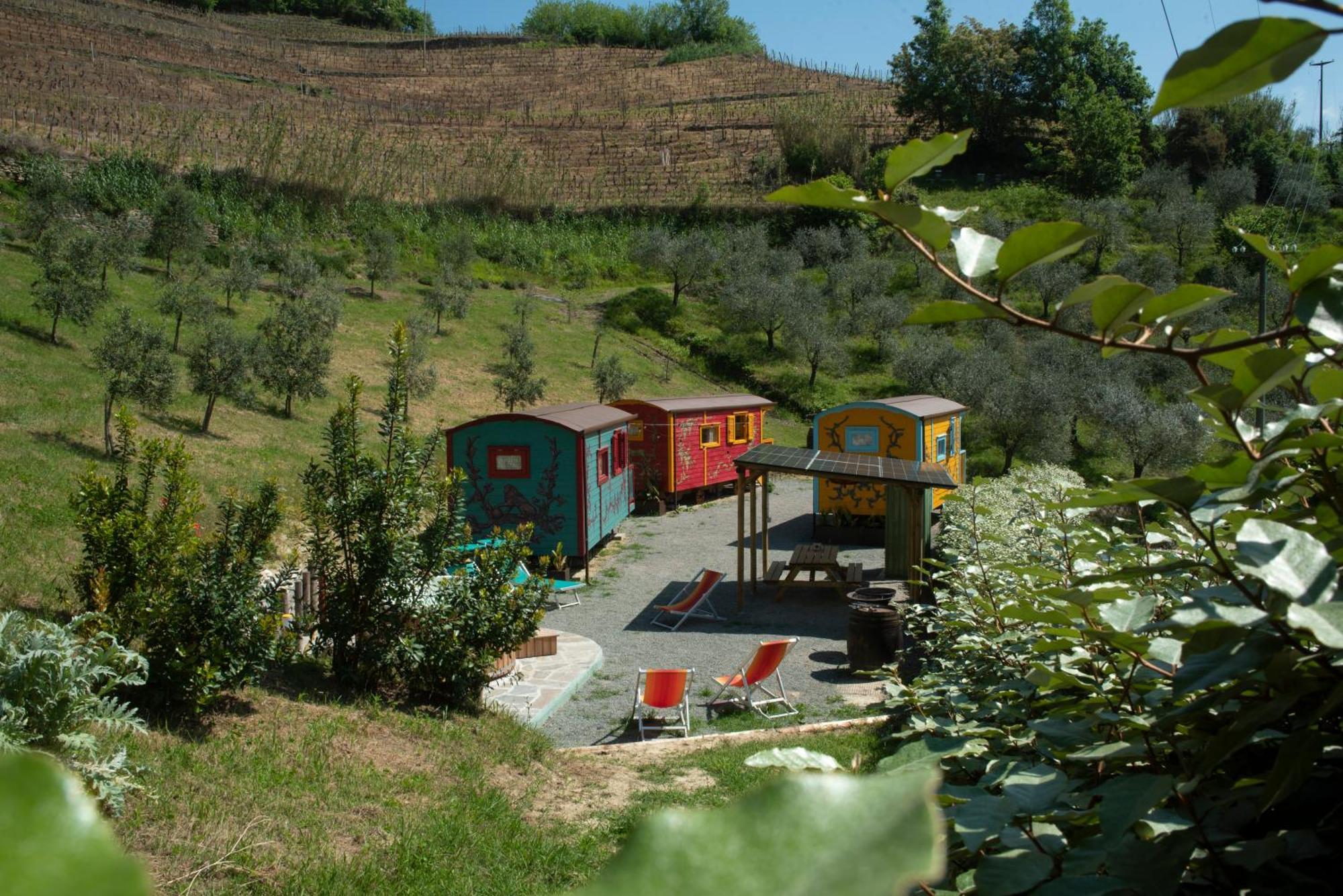 Agriturismo La Rovere - I Carrozzoni Gitani Cossano Belbo Exterior photo
